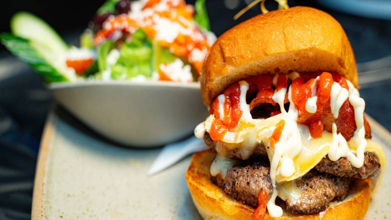 BACON & BRIE DOUBLE SMASH BURGER