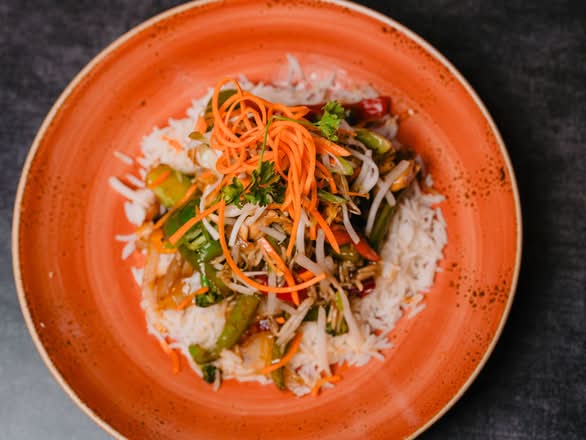 SPICY THAI CHICKEN STIR-FRY